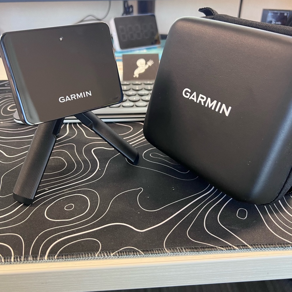 Launch Monitor- Garmin Approach R10 with case and original packaging!